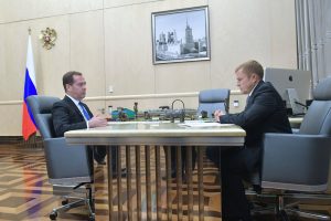 Дмитрий Медведев: Малый бизнес способен обеспечить работой 50 процентов россиян