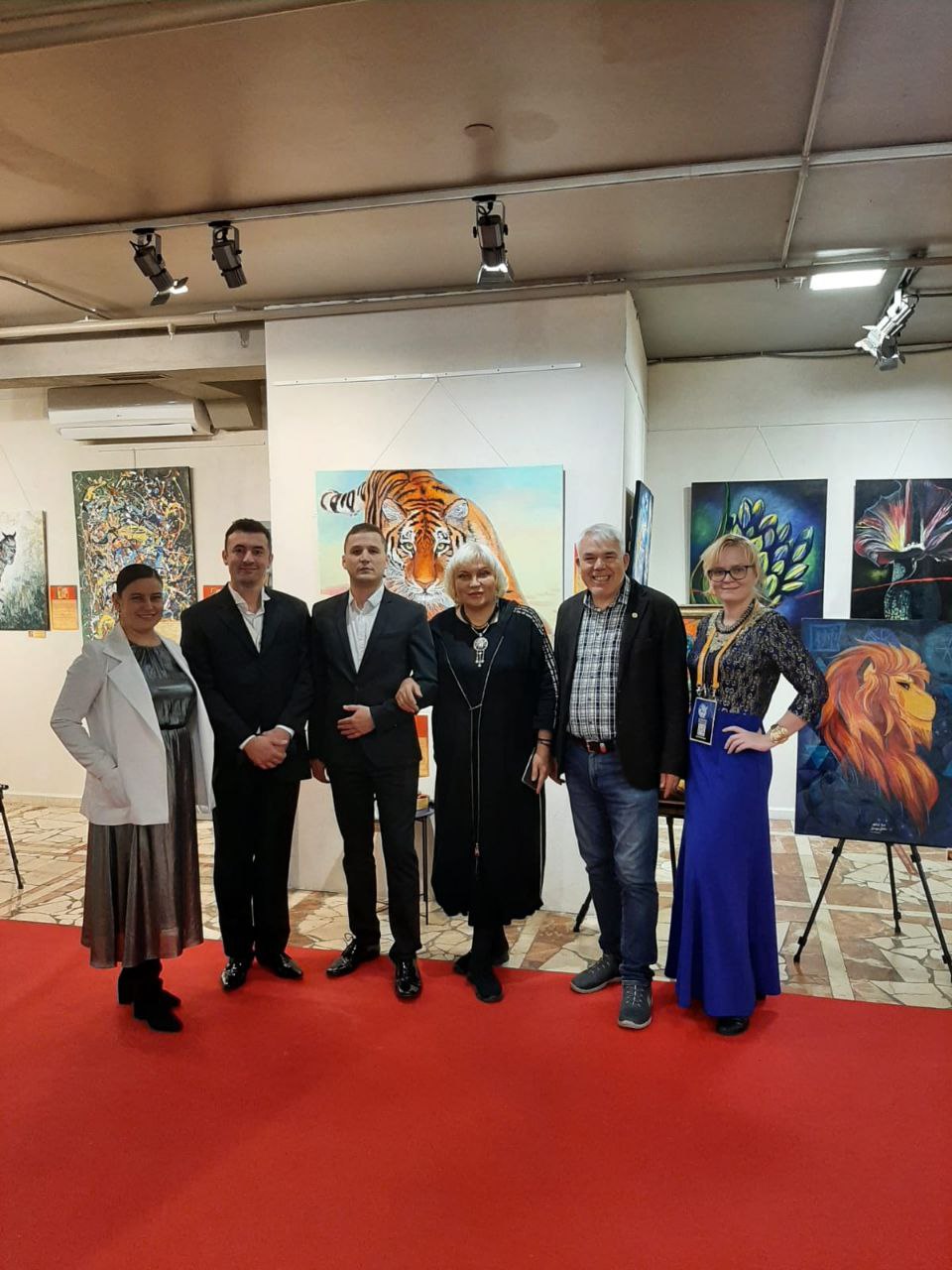 Выставка ART GALLERY КРАСКИ Осени стала ярким событием культурной жизни столицы