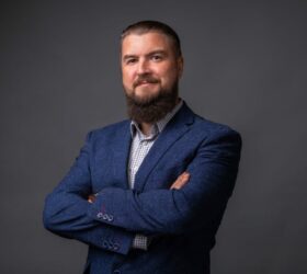 Поздравляю всех очаровательных наших женщин с наступающим Новым годом!