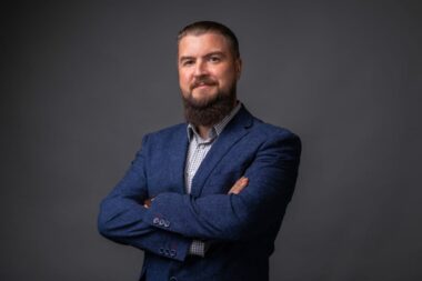 Поздравляю всех очаровательных наших женщин с наступающим Новым годом!
