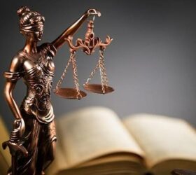 ЛУЧШИЕ АДВОКАТЫ Москвы и России по мошенничеству (ч. 4 ст. 159) , грабежам (ст. 161), разбоям (ст. 163), криптовалюте и иным экономическим преступлениям